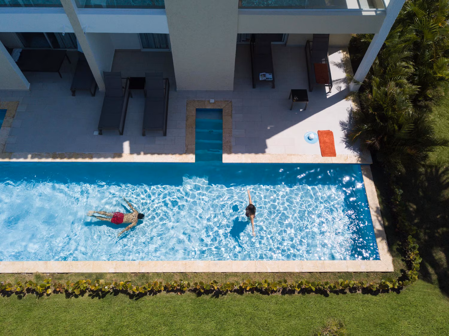 Pools to the sand